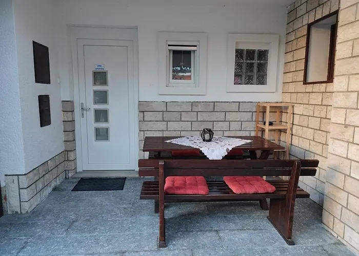 アパート Lara ポルトローシュ